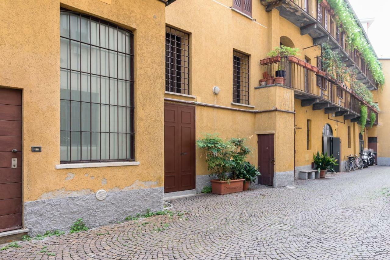 Le Scuderie Di Sant'Ambrogio Apartment Милано Екстериор снимка